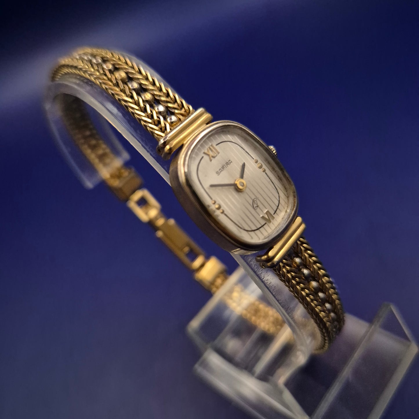Elegante Safira Damen Uhr – Gold-Optik mit strukturiertem Zifferblatt