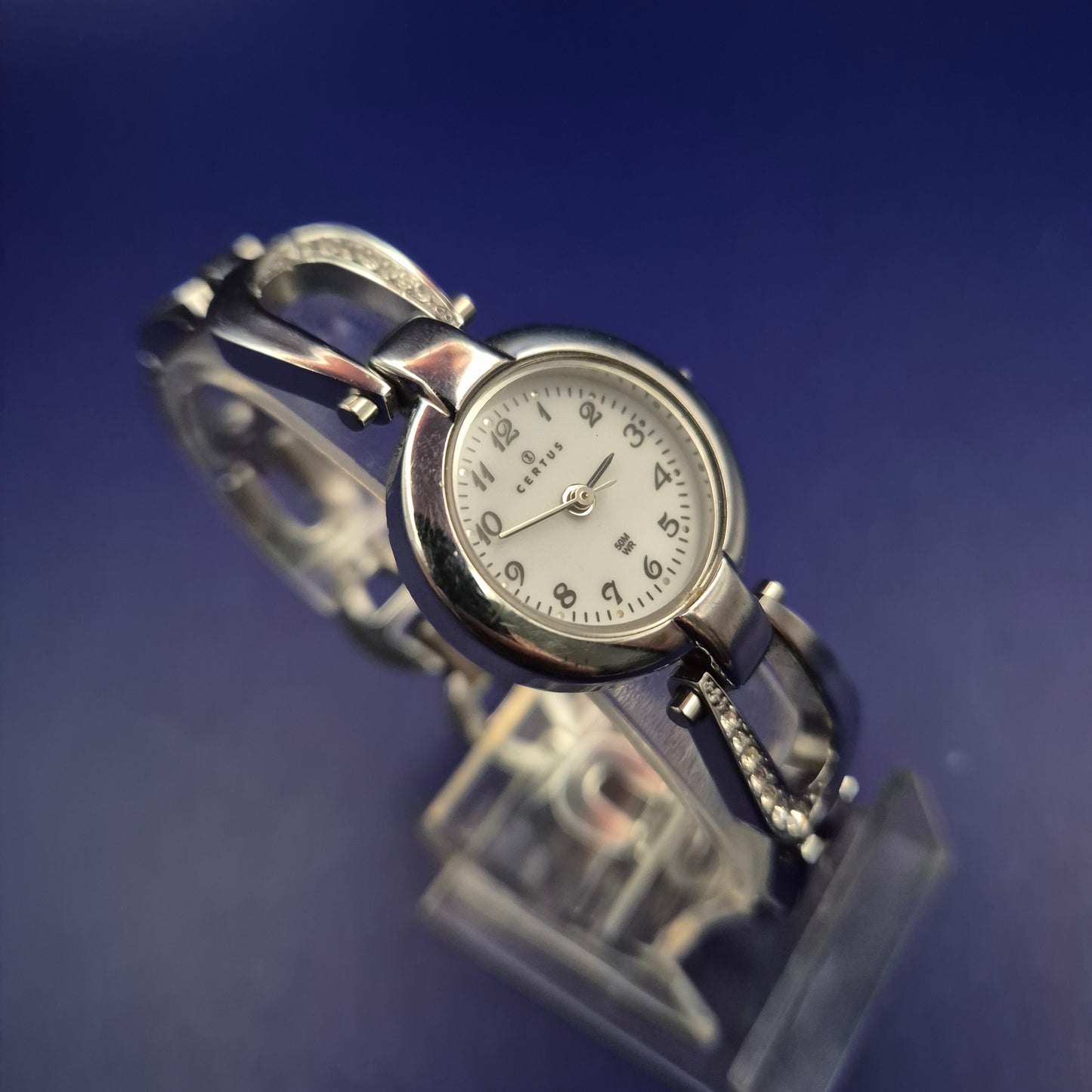 Elegante Certus Damen Uhr – Silberner Glanz mit Schmuckarmband