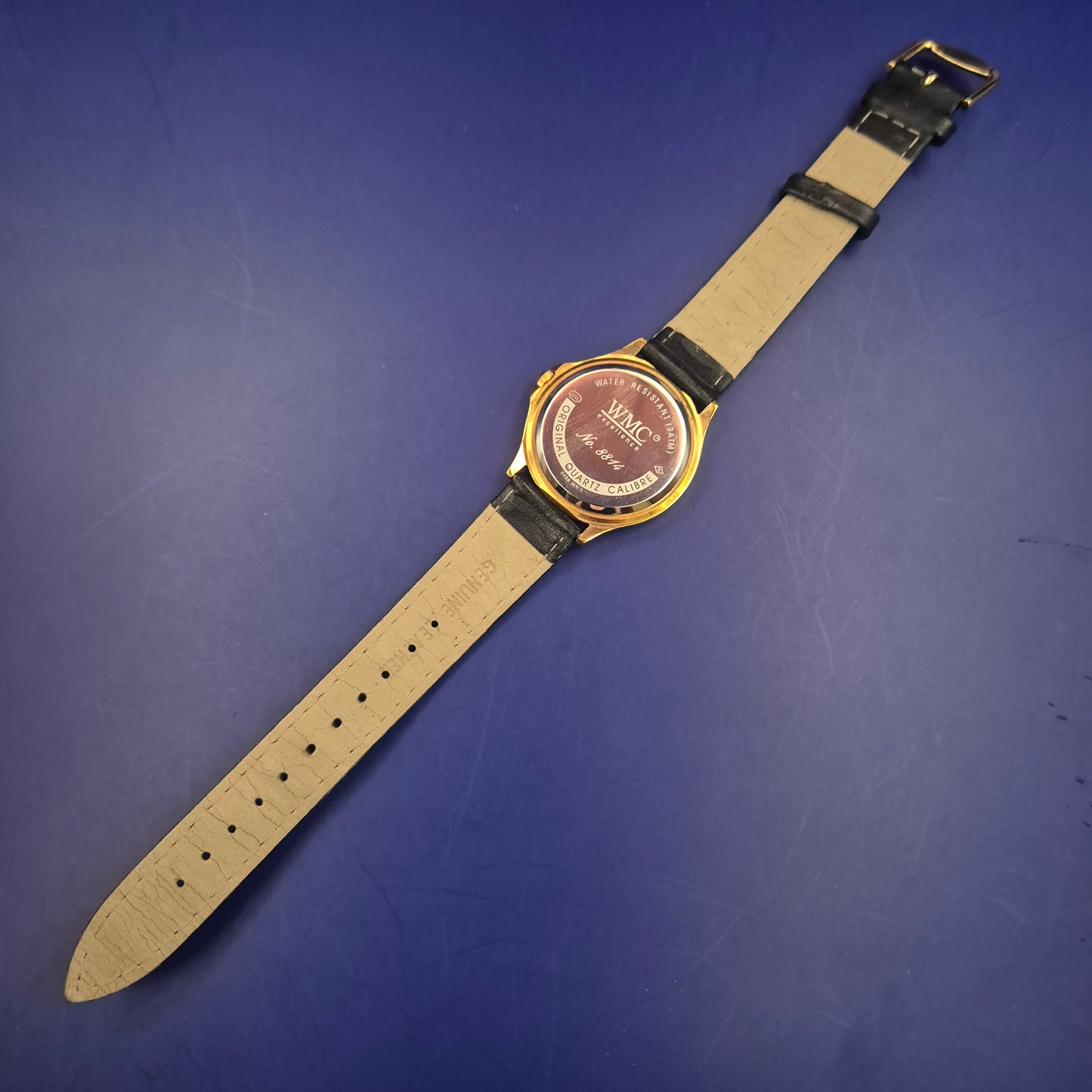 Klassische WMC Excellence Herren Uhr – Gold-Optik mit schwarzem Lederband