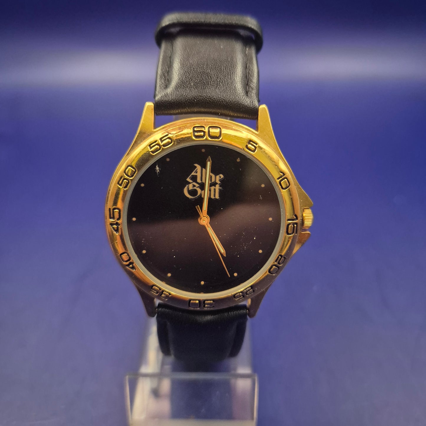 Klassische WMC Excellence Herren Uhr – Gold-Optik mit schwarzem Lederband
