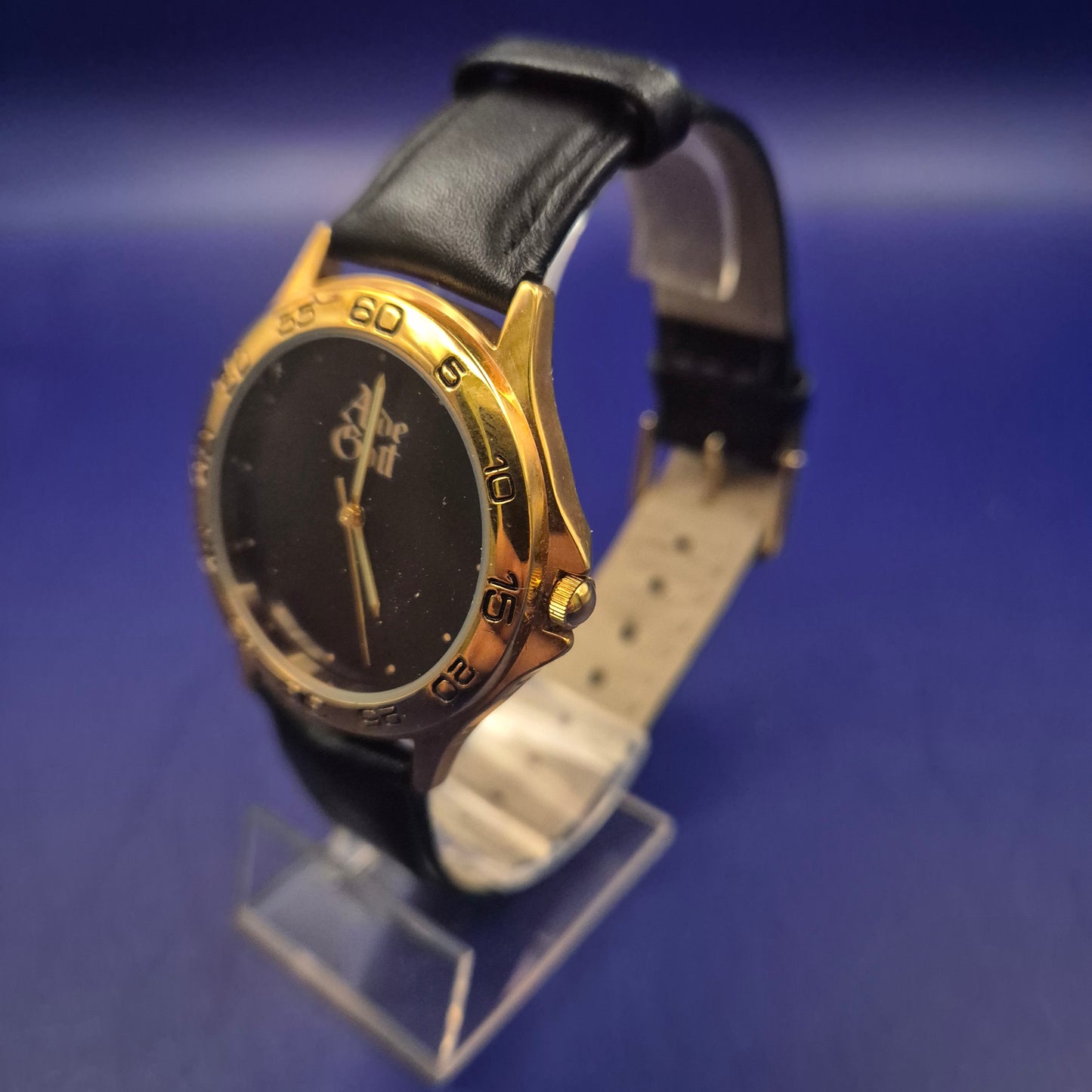 Klassische WMC Excellence Herren Uhr – Gold-Optik mit schwarzem Lederband