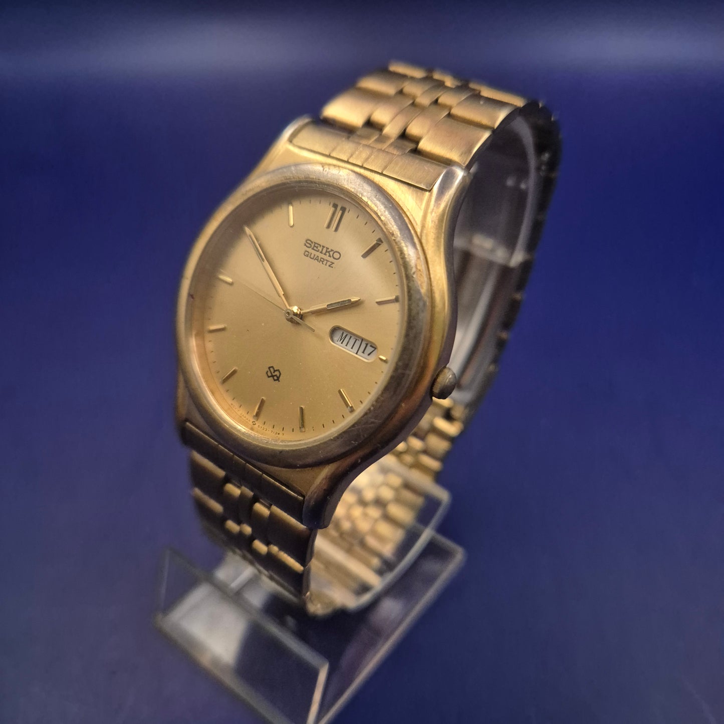 Klassische Seiko Herren Uhr – Goldfarbenes Vintage Design mit Tag/Datum