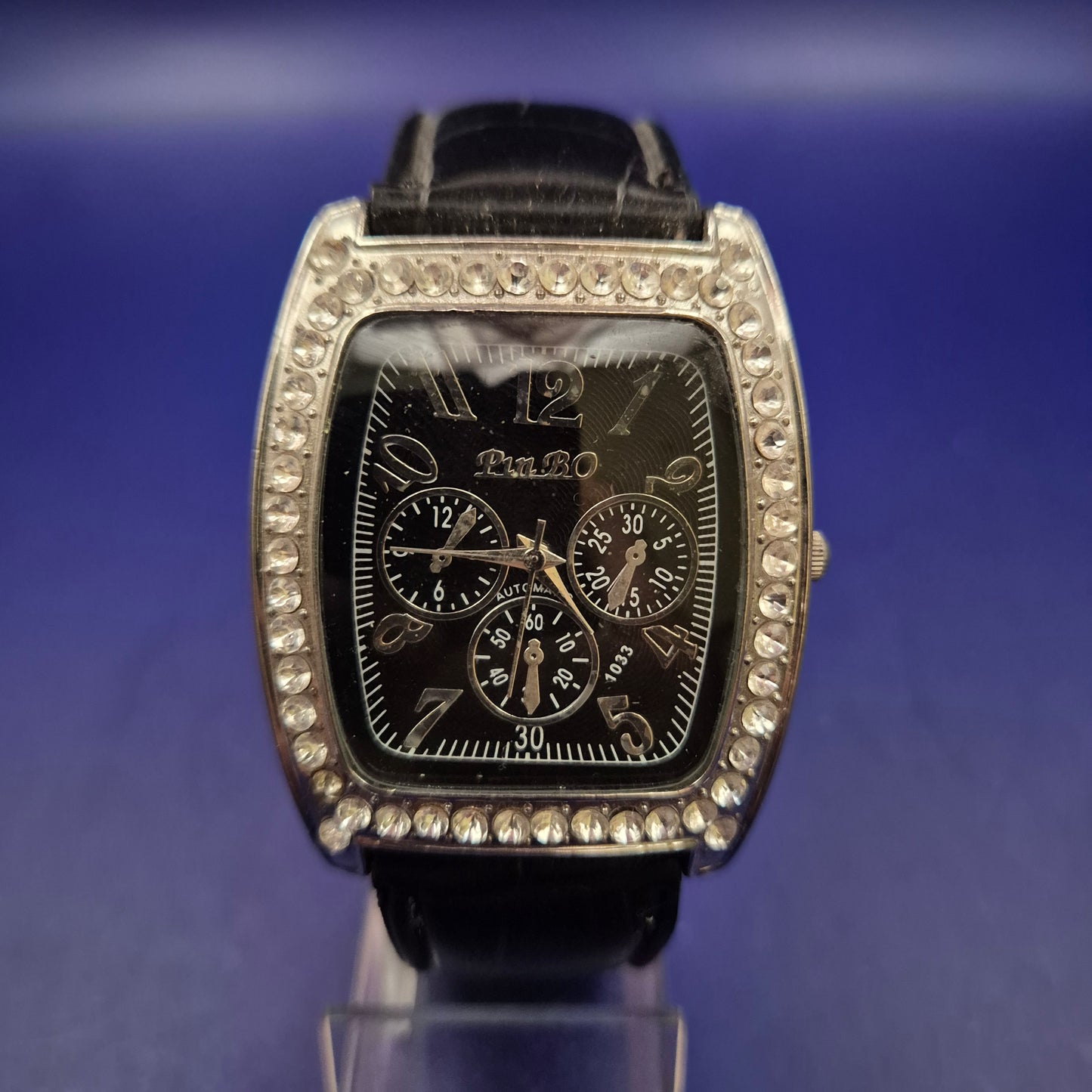 Glamouröse PinBo Damen Uhr – Funkelndes Design mit Chronographen-Optik