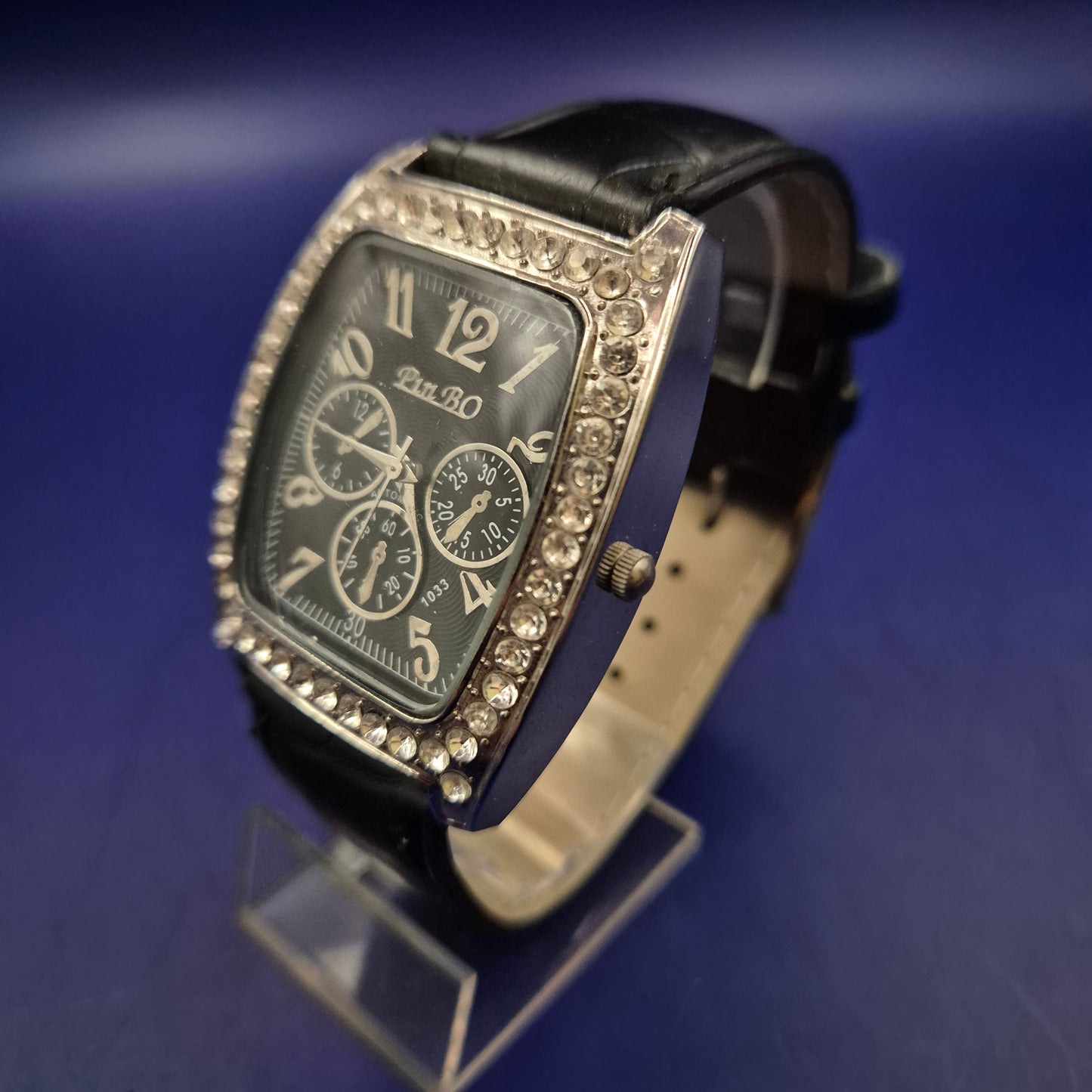 Glamouröse PinBo Damen Uhr – Funkelndes Design mit Chronographen-Optik