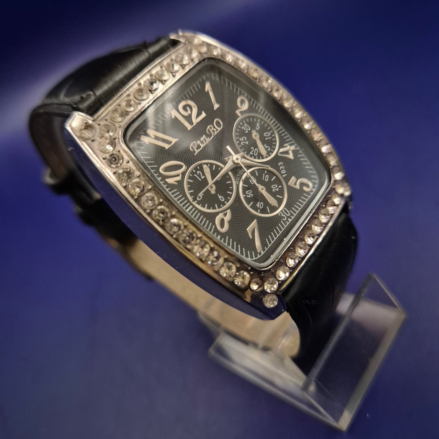 Glamouröse PinBo Damen Uhr – Funkelndes Design mit Chronographen-Optik