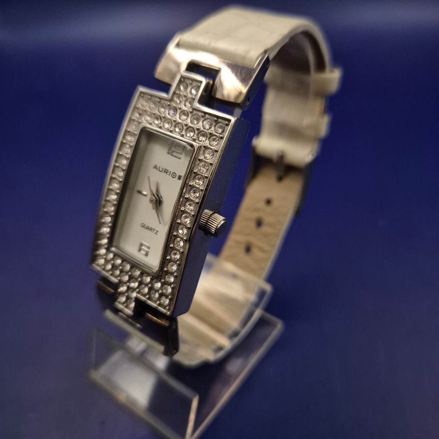 Elegante Auriol Damen Uhr – Rechteckiges Design mit Strassbesatz
