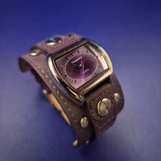 Moderne KangaROOS Damen Uhr – Markantes Manschetten-Design in Lila