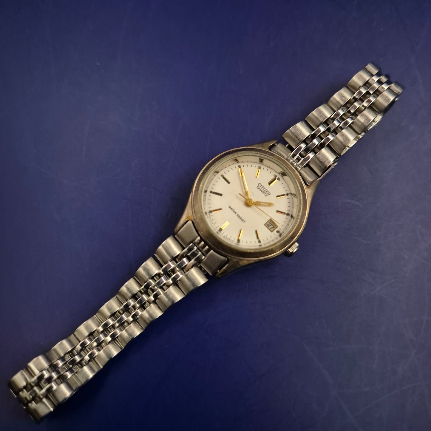 Klassische Citizen Damen Uhr – Elegantes Silber-Gold Design