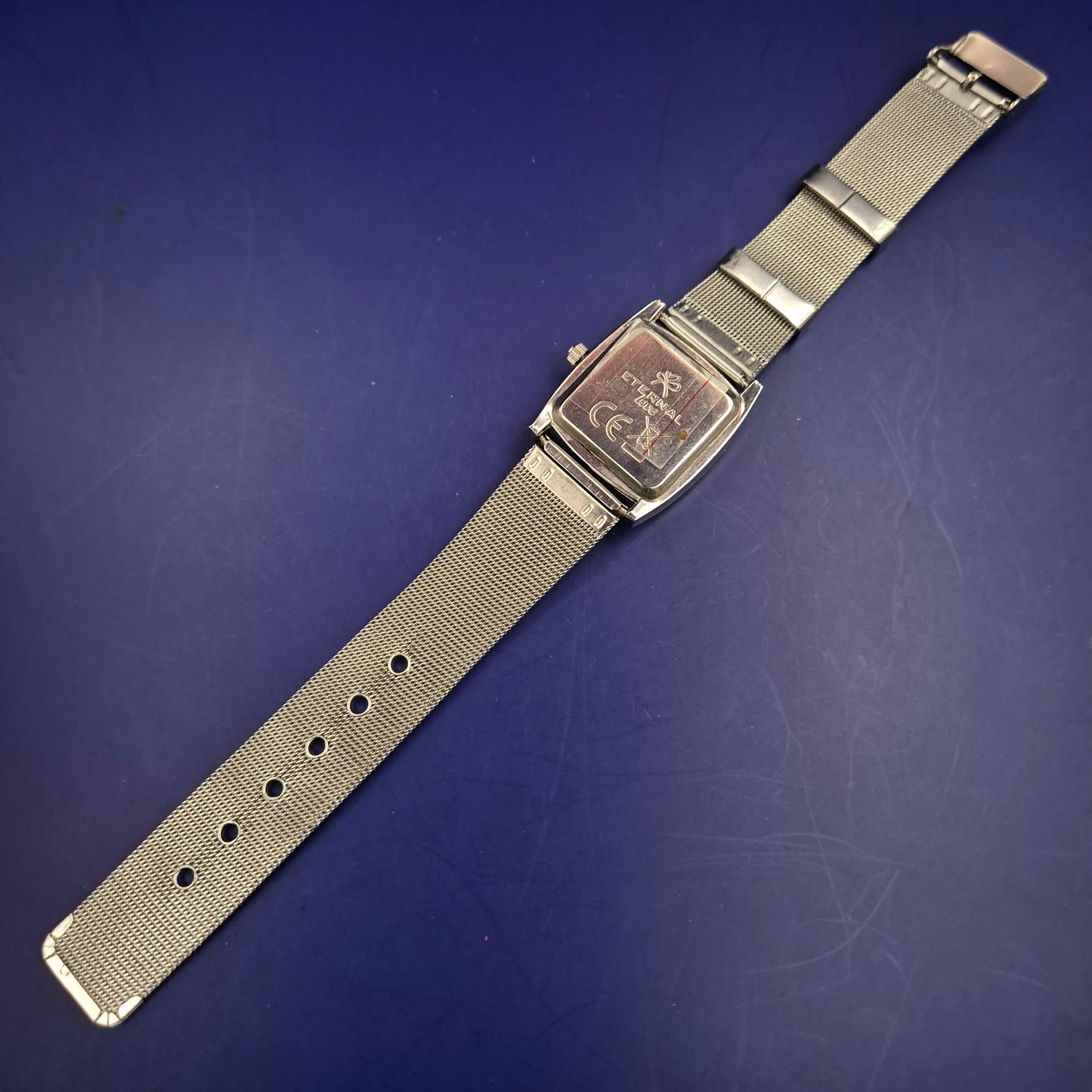 Elegante Damen Uhr – Quadratisches Design mit Strass-Lünette