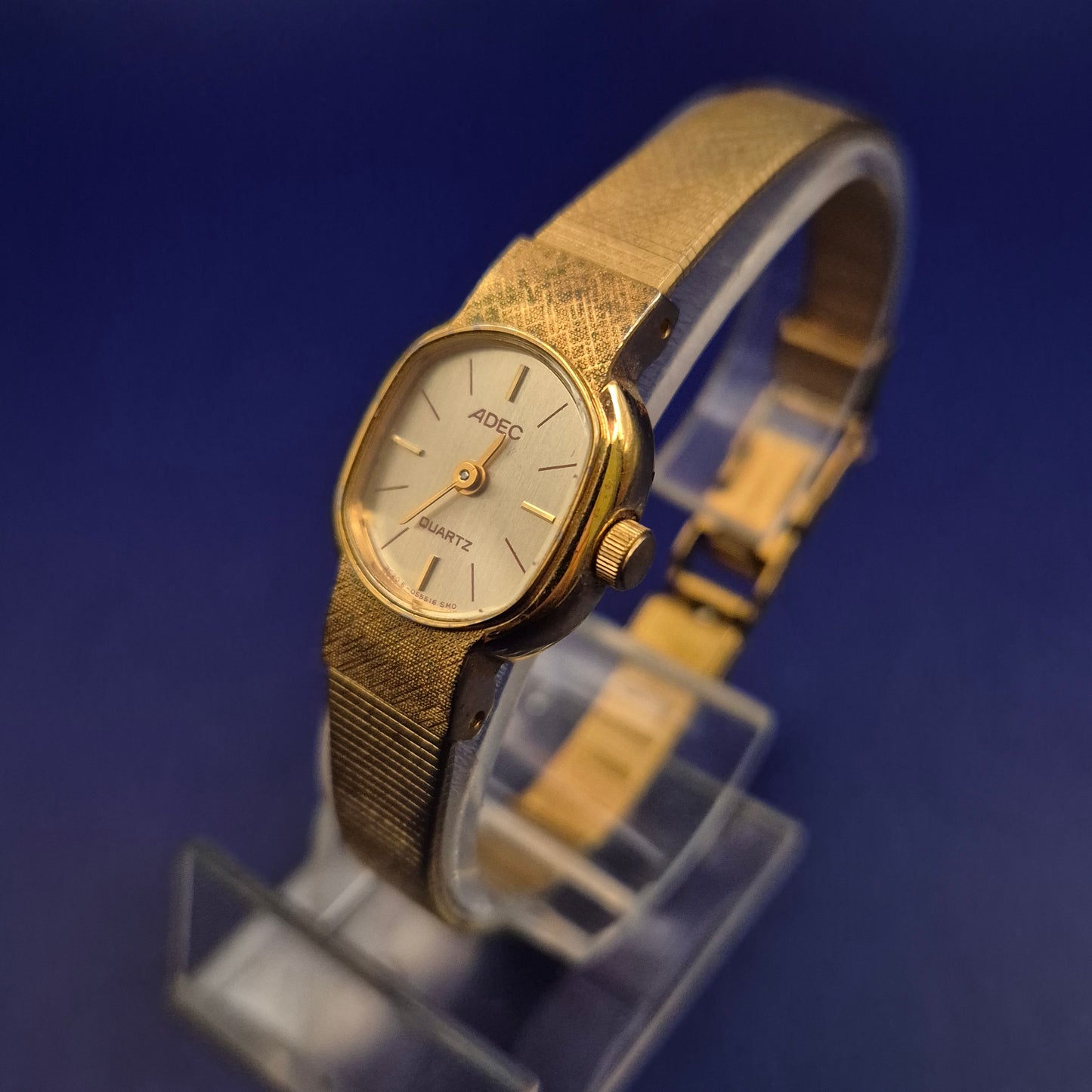 Elegante Adec Damen Uhr – Vintage Gold-Look von Citizen