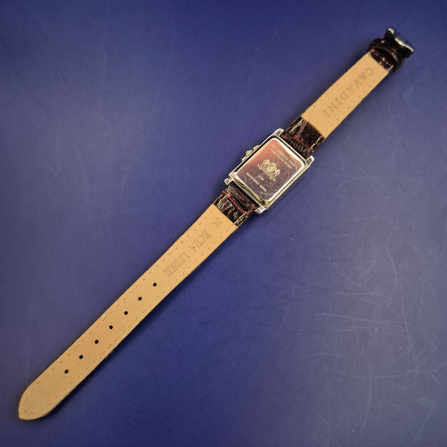 Klassische Festina Damen Uhr – Elegantes Rechteck-Design mit Lederband