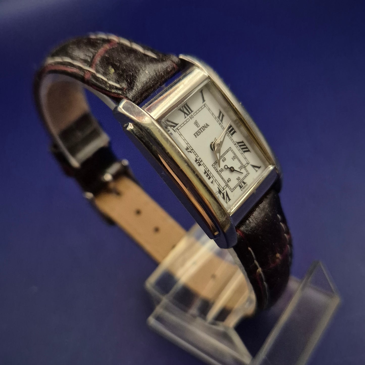 Klassische Festina Damen Uhr – Elegantes Rechteck-Design mit Lederband