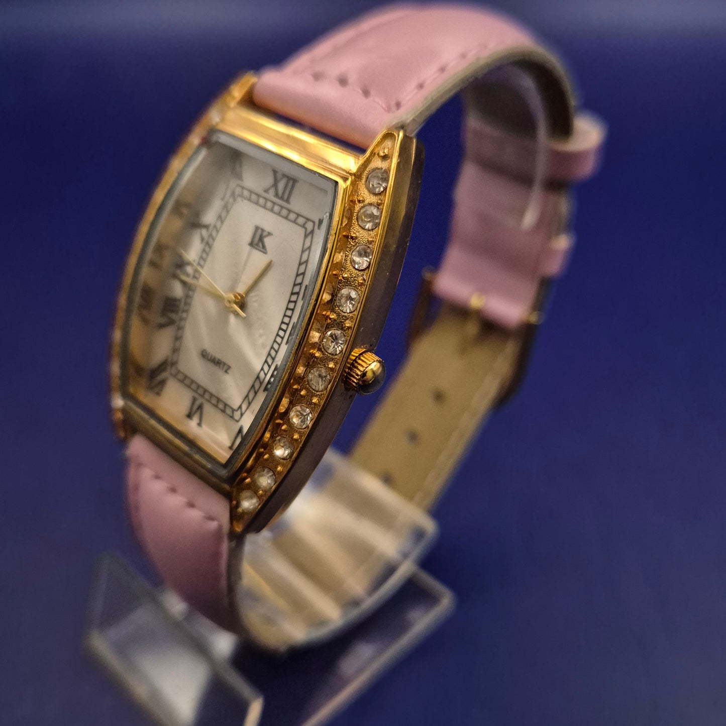 Elegante IK Damen Uhr – Glamouröses Design mit Kristallen & Perlmutt