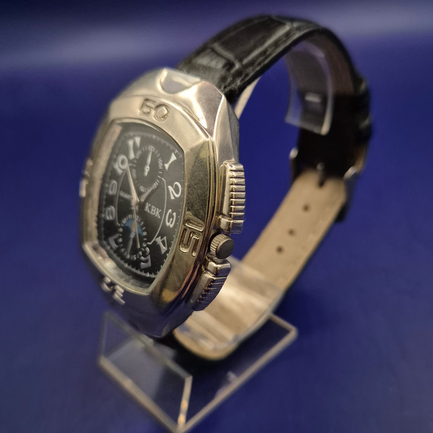 Markante KBK Herren Uhr – Sportliches Design mit Mondphase-Optik