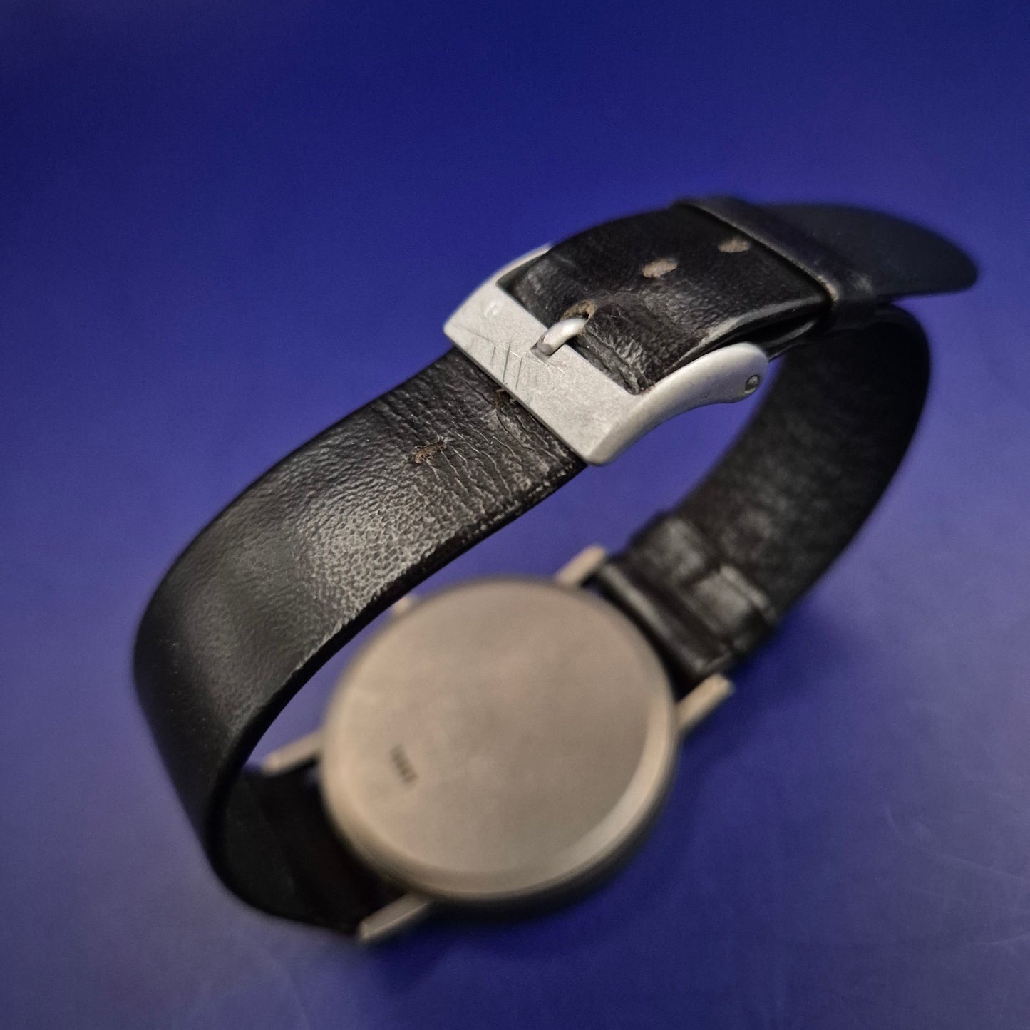 Minimalistische OSCO TITAN Herren Uhr – Bauhaus Stil in Titan-Optik