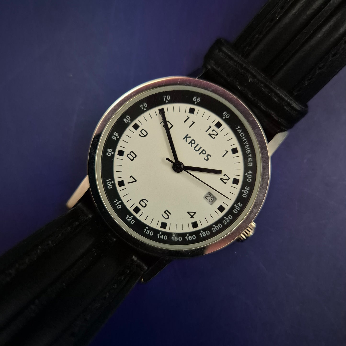 Klassische Krups Herren Uhr – Sportliches Design mit Tachymeter