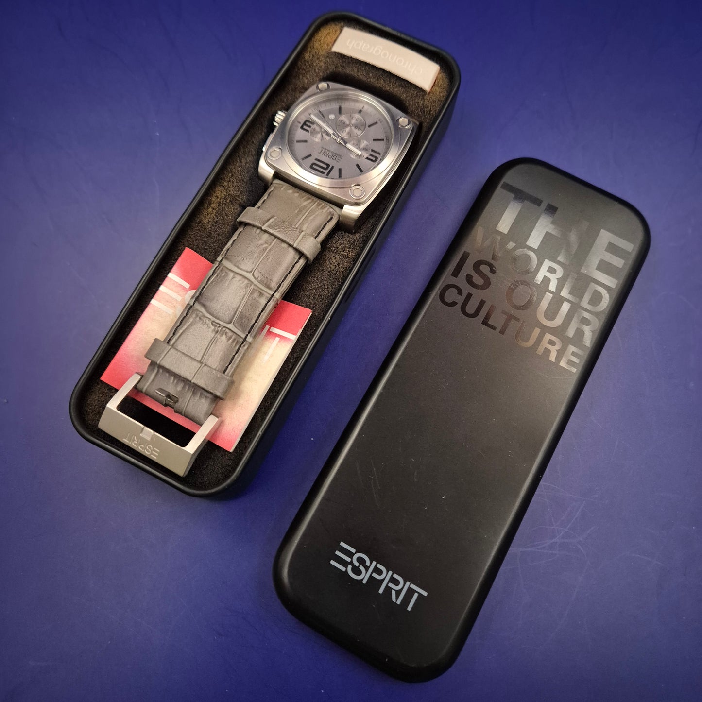 Markante Esprit Herren Uhr – Chronograph im quadratischen Design