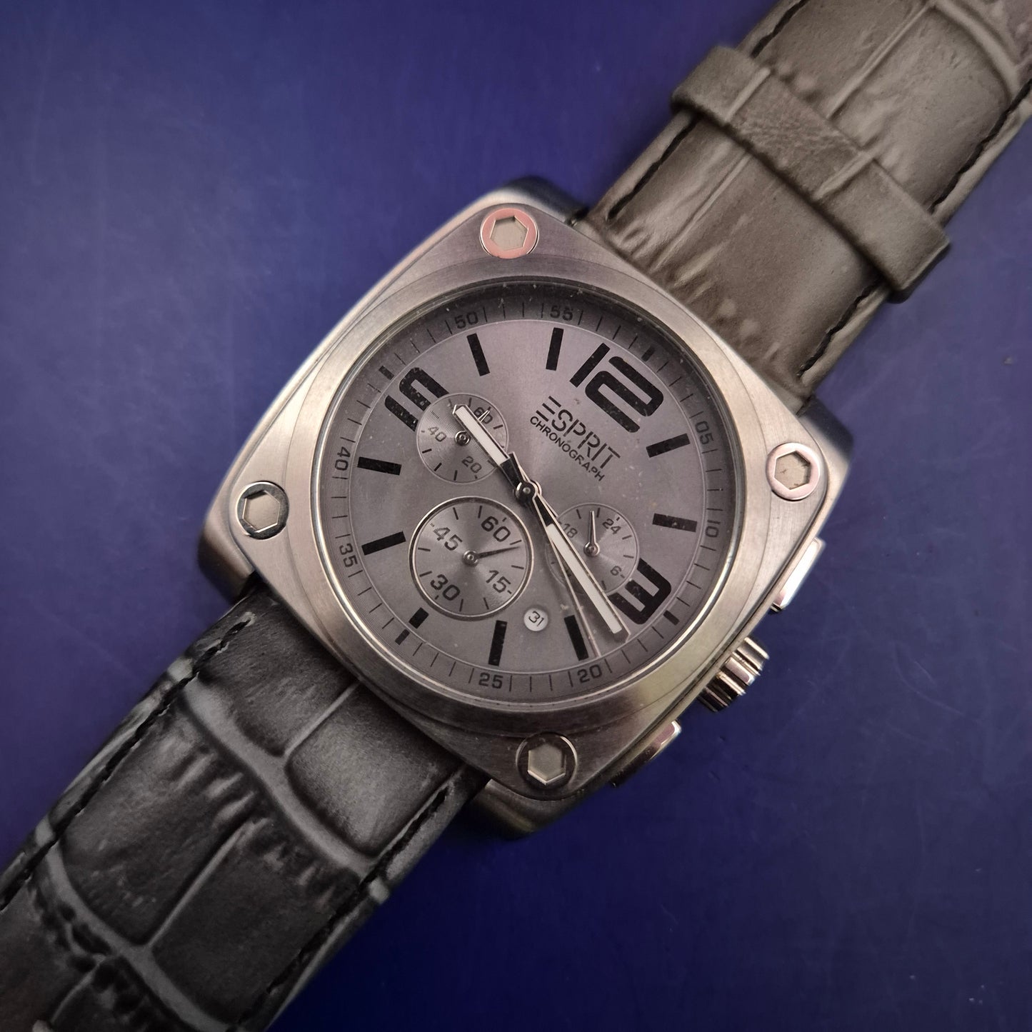 Markante Esprit Herren Uhr – Chronograph im quadratischen Design