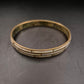 Edler Damen Armreif mit Perlmutt-Inlay – Goldfarbenes Vintage Design