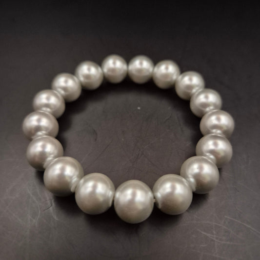 Edles Damen Armband mit grauen Perlen – Klassischer Glanz & Elastisch