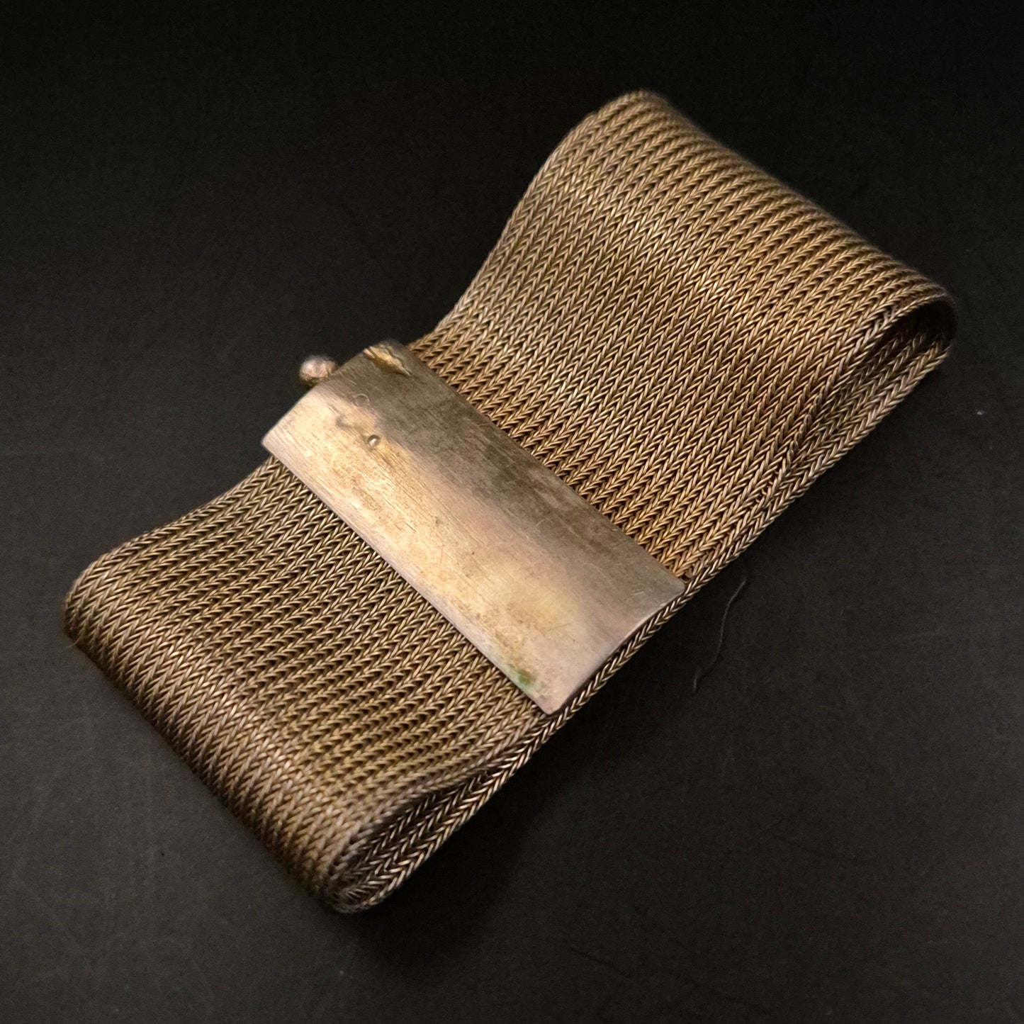 Breites Vintage Damen Armband in Mesh-Optik – Goldfarbenes Statement