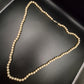 Klassische Perlen Damen Kette – Zeitlose Eleganz mit ornamentalem Verschluss