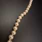 Klassische Perlen Damen Kette – Zeitlose Eleganz mit ornamentalem Verschluss