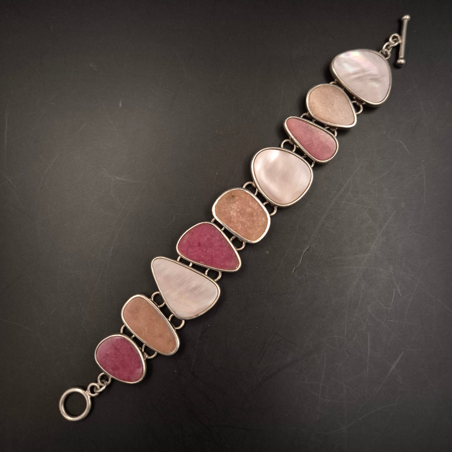 Elegantes Damen Armband – Silberfarben mit Perlmutt und Naturstein