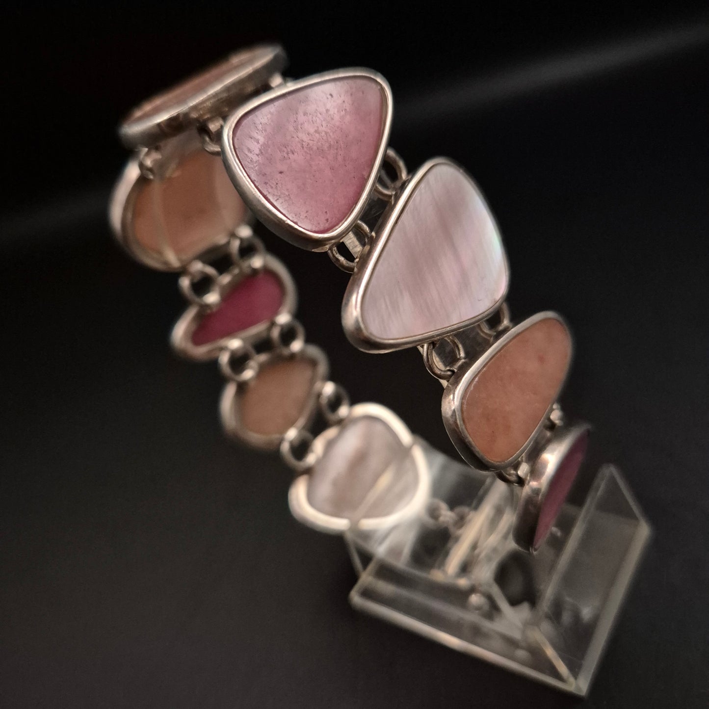 Elegantes Damen Armband – Silberfarben mit Perlmutt und Naturstein