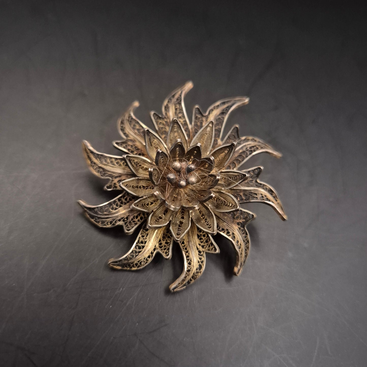Antike Filigran Brosche Silber – Kunstvolle Handarbeit im Vintage Stil