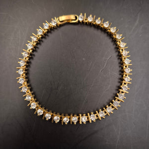 Elegantes Goldfarbenes Tennis Armband – Klassischer Stil mit Kristallen