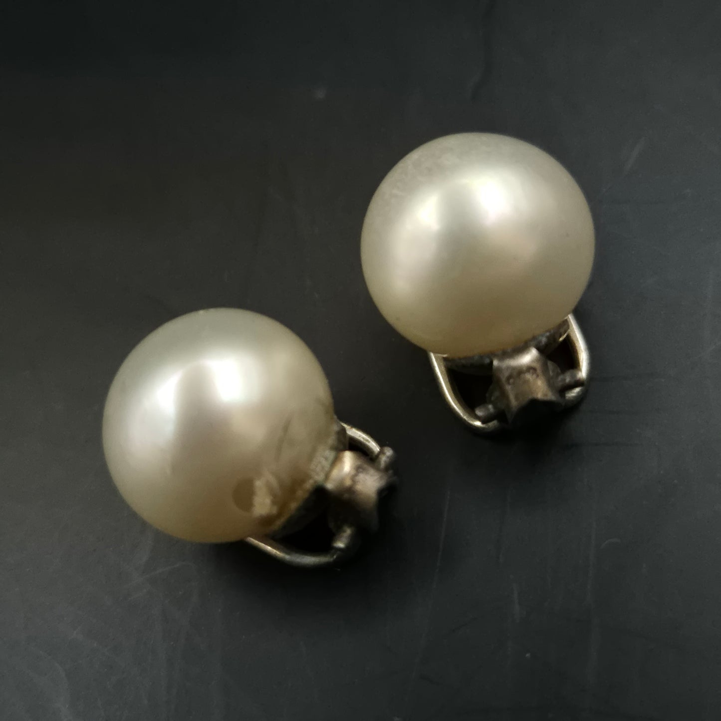 Elegante Damen O Ringe – Klassische Perlen in Silberfassung