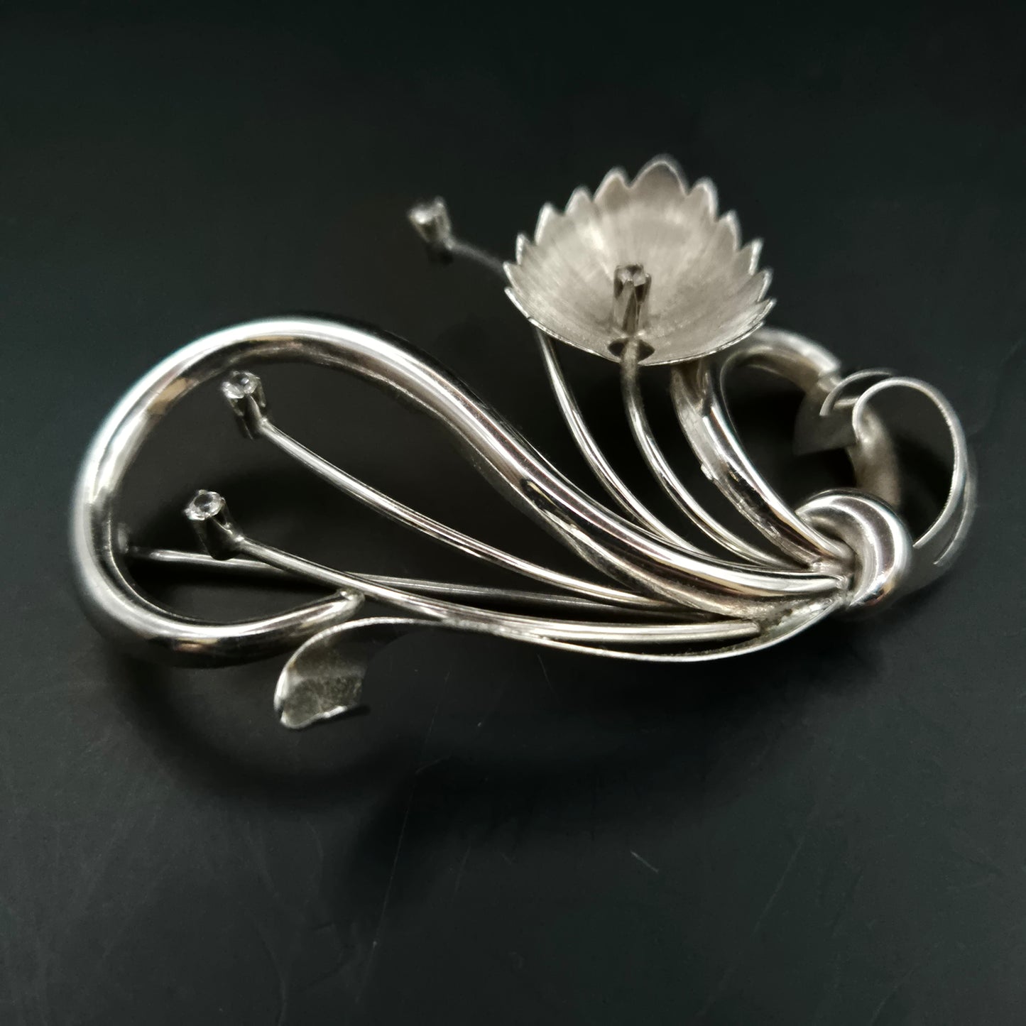 Elegante Vintage Damen Brosche – Florales Design mit Kristallen