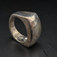 Massiver Herren Ring – Robuster Siegelring Stil in Silber Optik