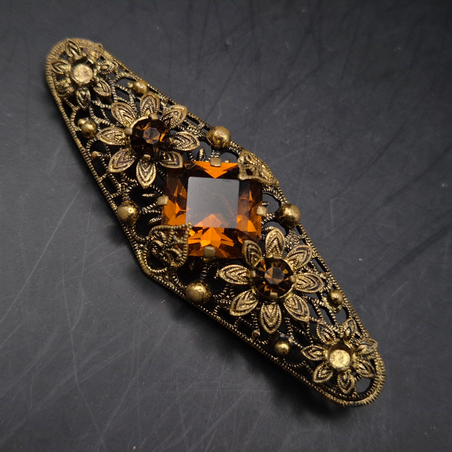 Antike Filigran Brosche mit Bernstein-Optik – Vintage Schmuck