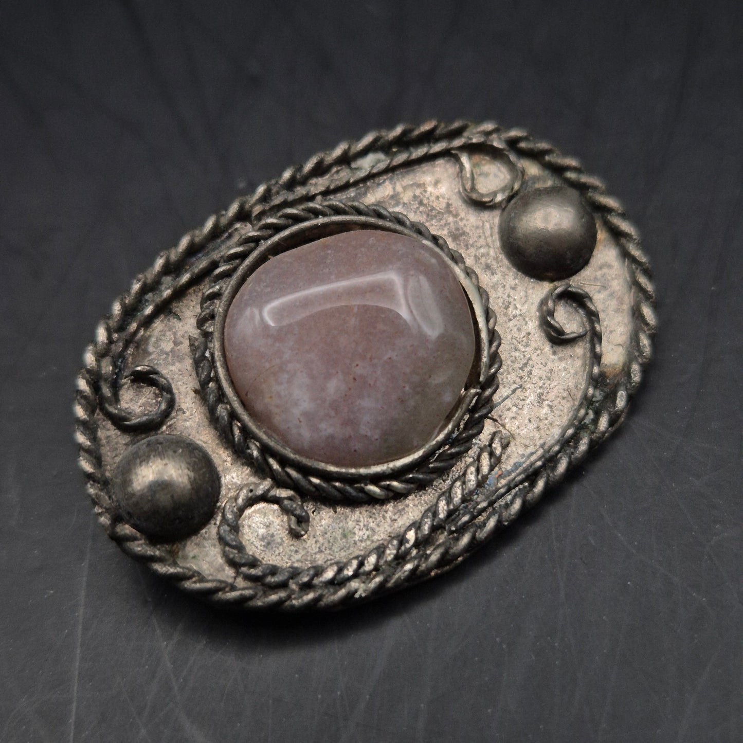Vintage Brosche mit Naturstein – Antik-Stil Silber-Optik für Sammler