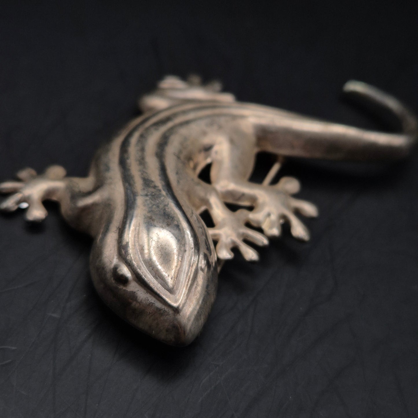 Ausgefallene Salamander Brosche – Silberfarbenes Vintage Statement