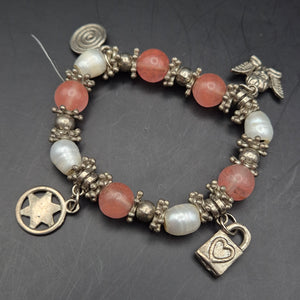 Charmantes Damen Armband mit Rosenquarz & Perlen – Verspielter Boho-Stil