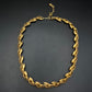 Elegante Goldene Damen Kette mit Roten Steinen – Vintage Blatt Design