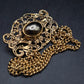 Edle Vintage Brosche mit Kette – Barockes Design in Gold Optik