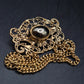 Edle Vintage Brosche mit Kette – Barockes Design in Gold Optik