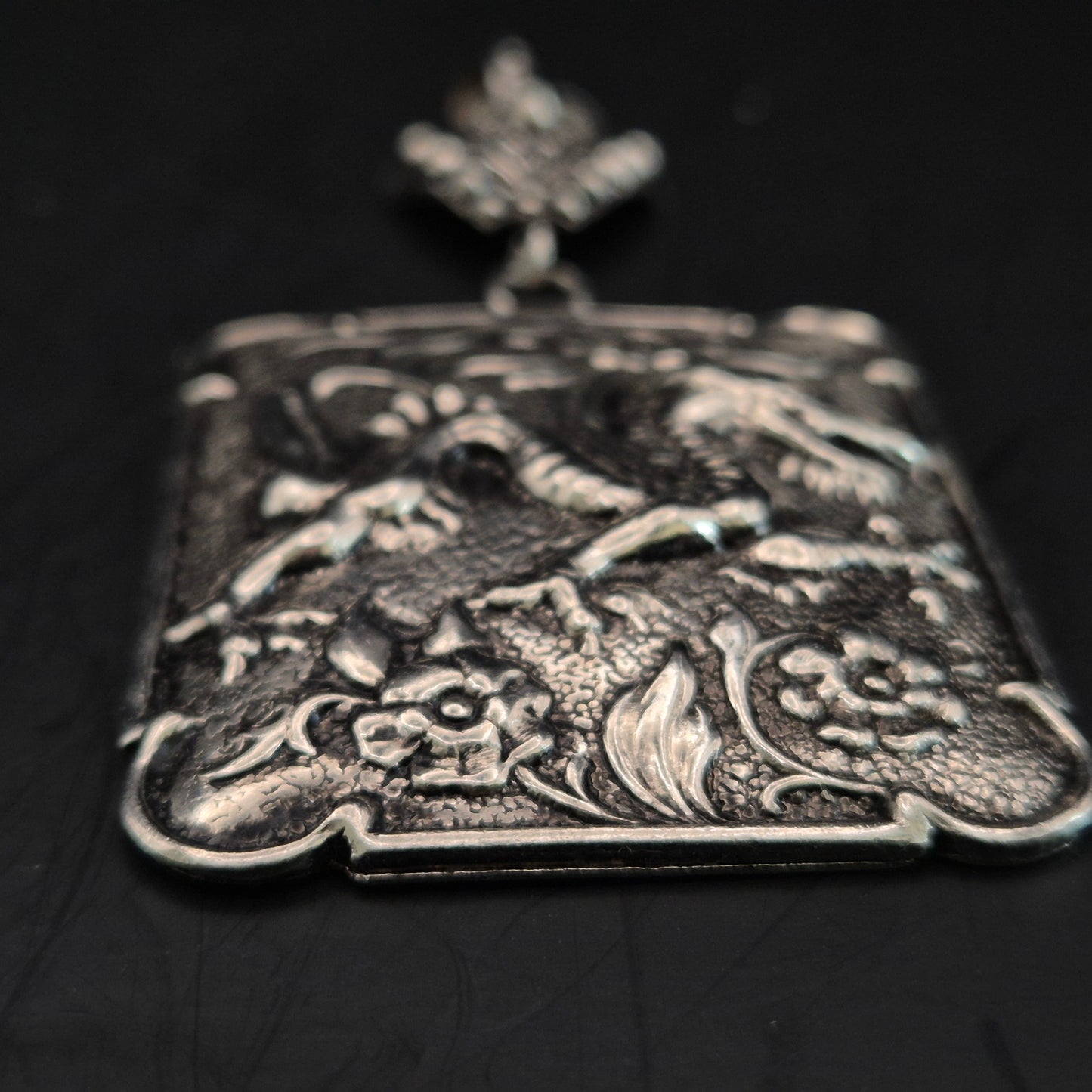 Antiker Vintage Silber Anhänger – Mythischer Drache im Orient-Stil