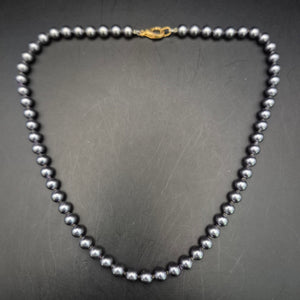 Edle Perlen Kette in Anthrazit – Klassische Eleganz für Damen