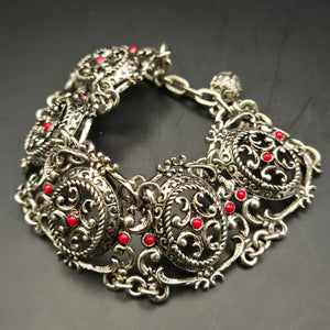 Antikes Silber Armband – Filigranes Design mit korallenroten Akzenten