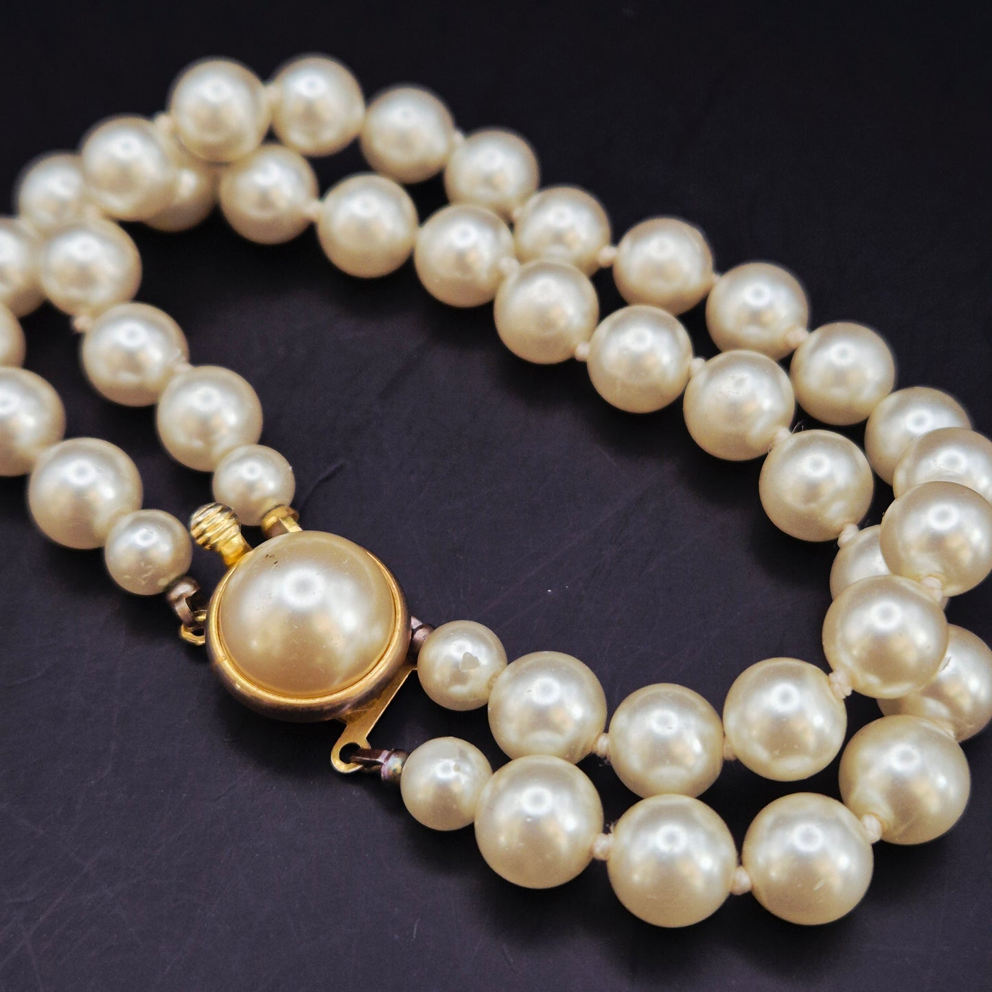 Elegantes Perlen Armband – Zweireihiges Design mit goldenem Verschluss