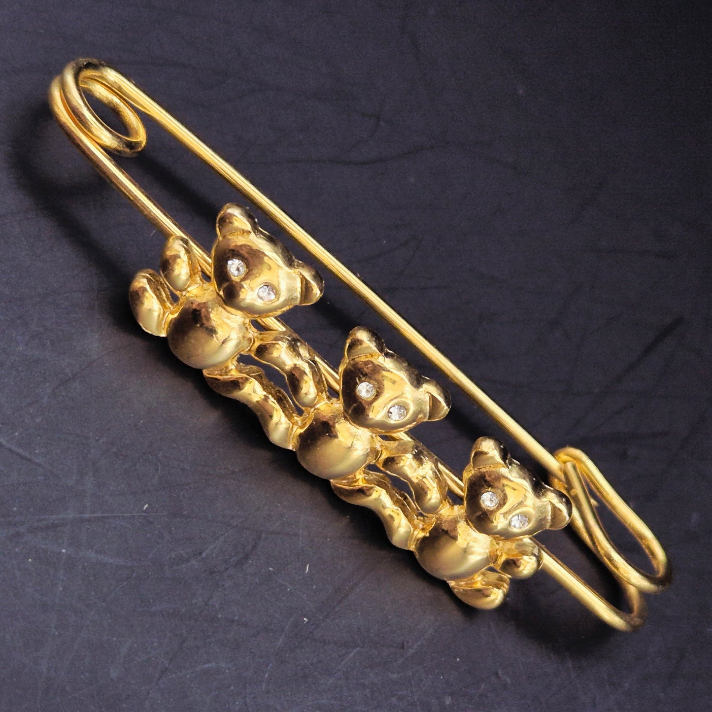 Goldene Teddybären Brosche – Verspieltes Design mit Funkelnden Augen