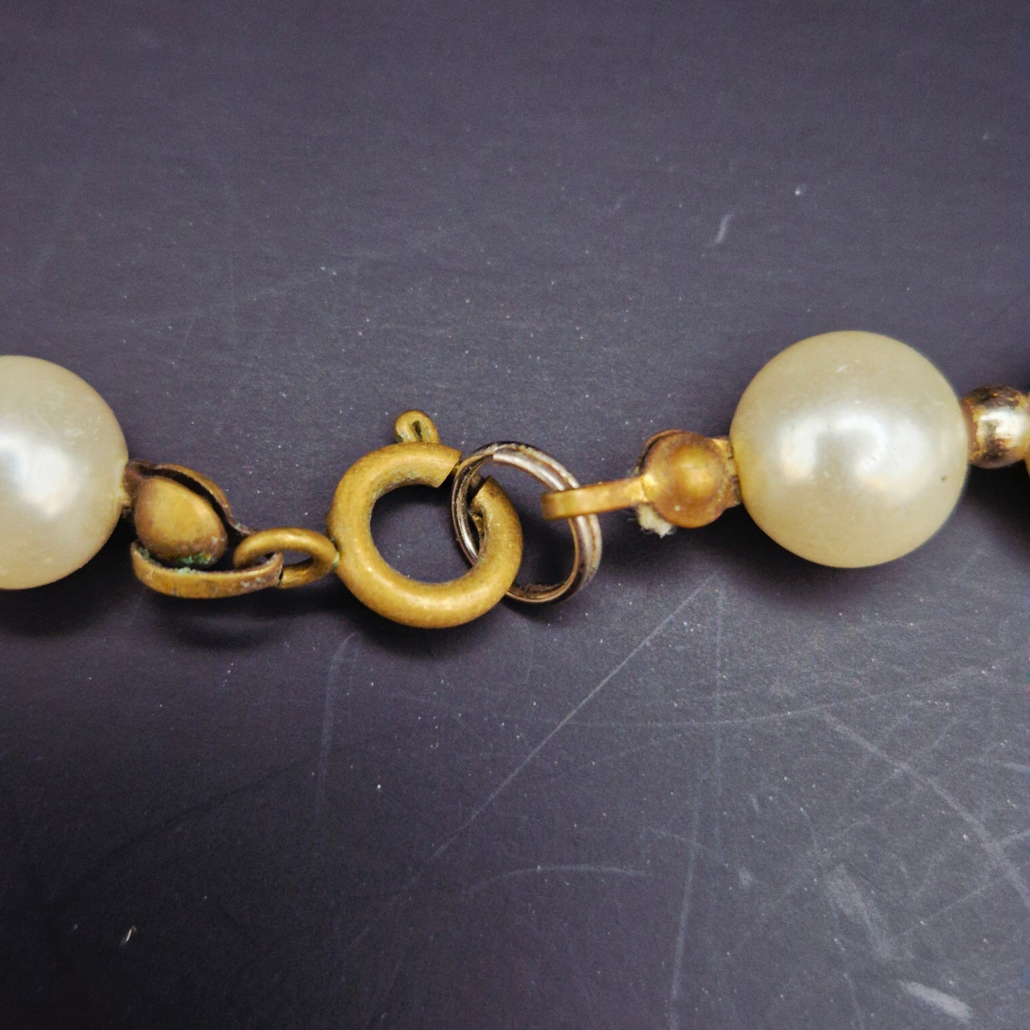 Edle Perlen Damen Kette – Klassisches Design in Creme und Anthrazit