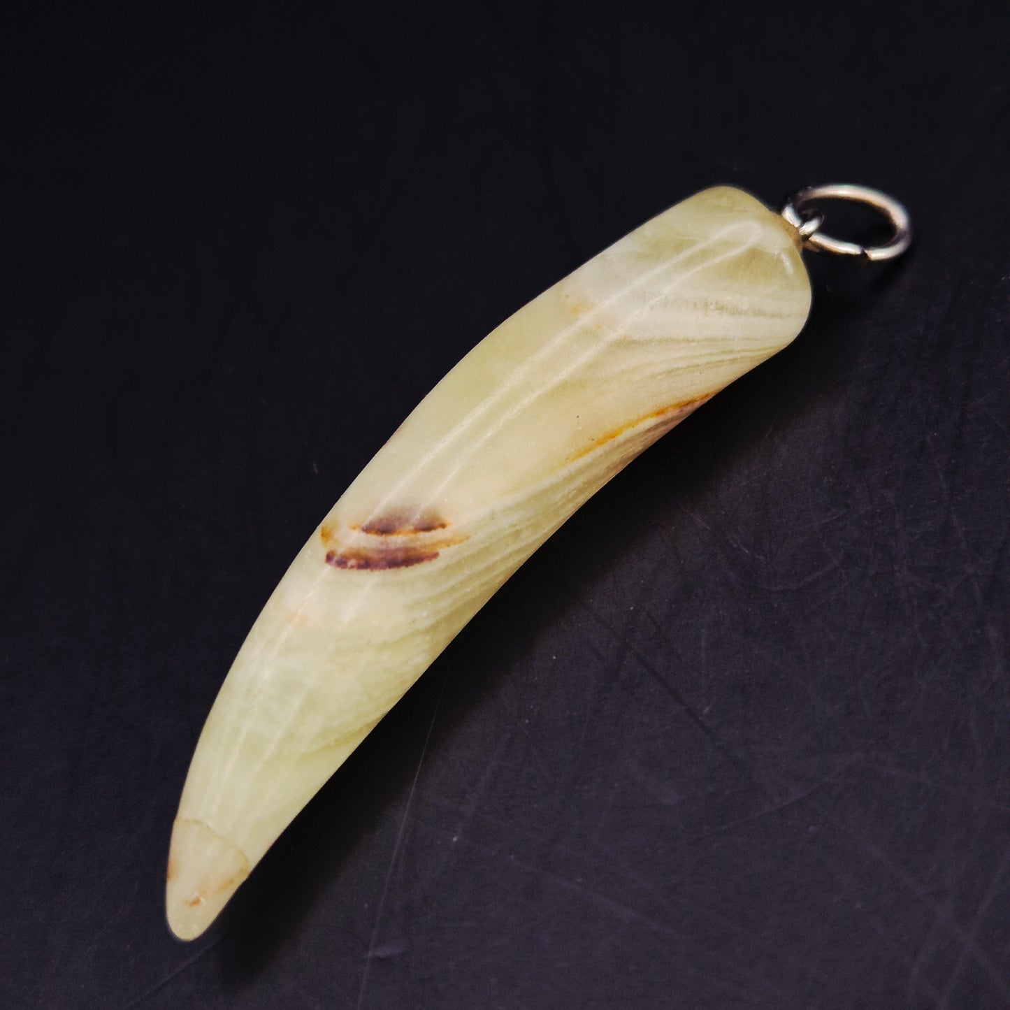 Edler Onyx Stein Anhänger – Naturstein im Zahn Design für Damen & Herren