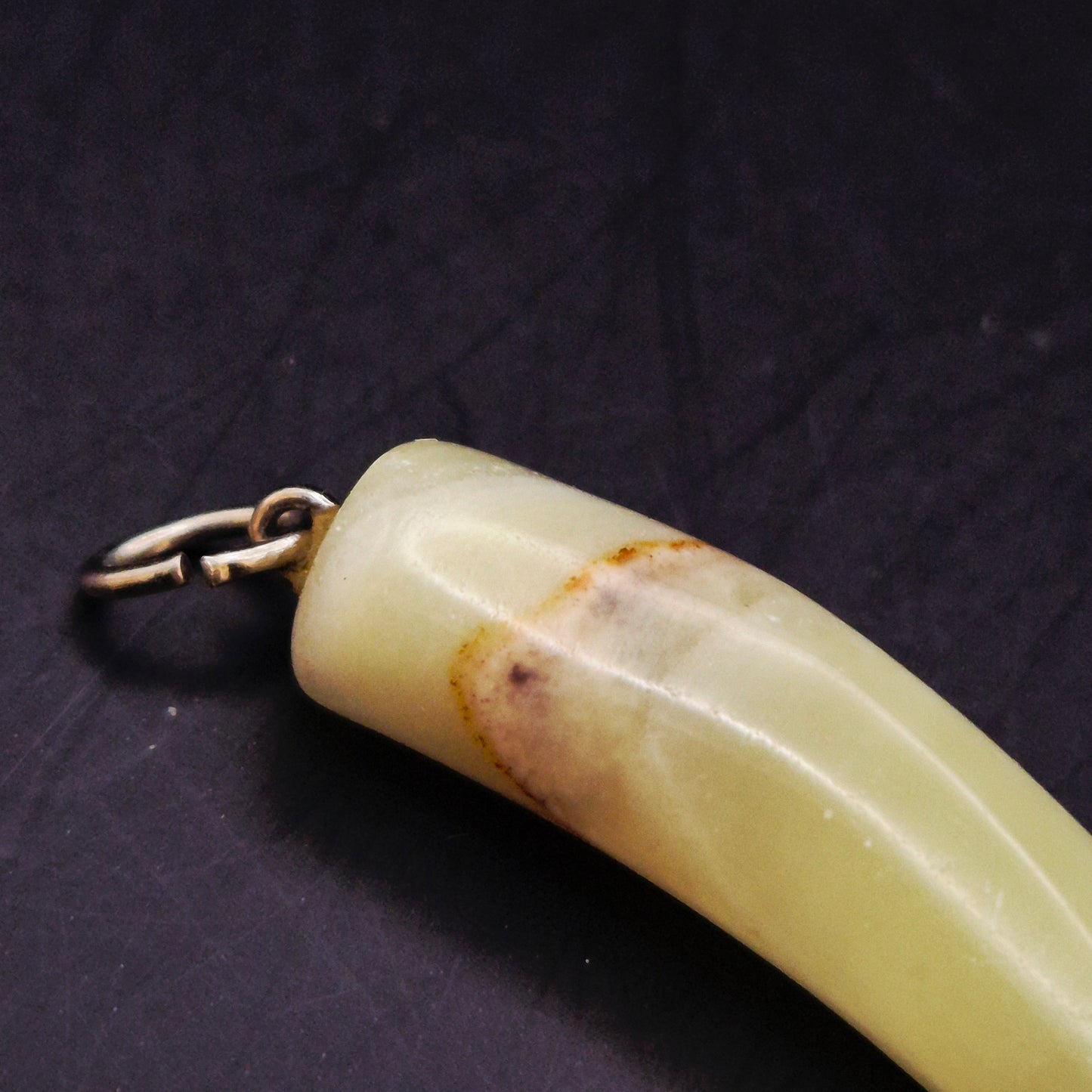 Edler Onyx Stein Anhänger – Naturstein im Zahn Design für Damen & Herren