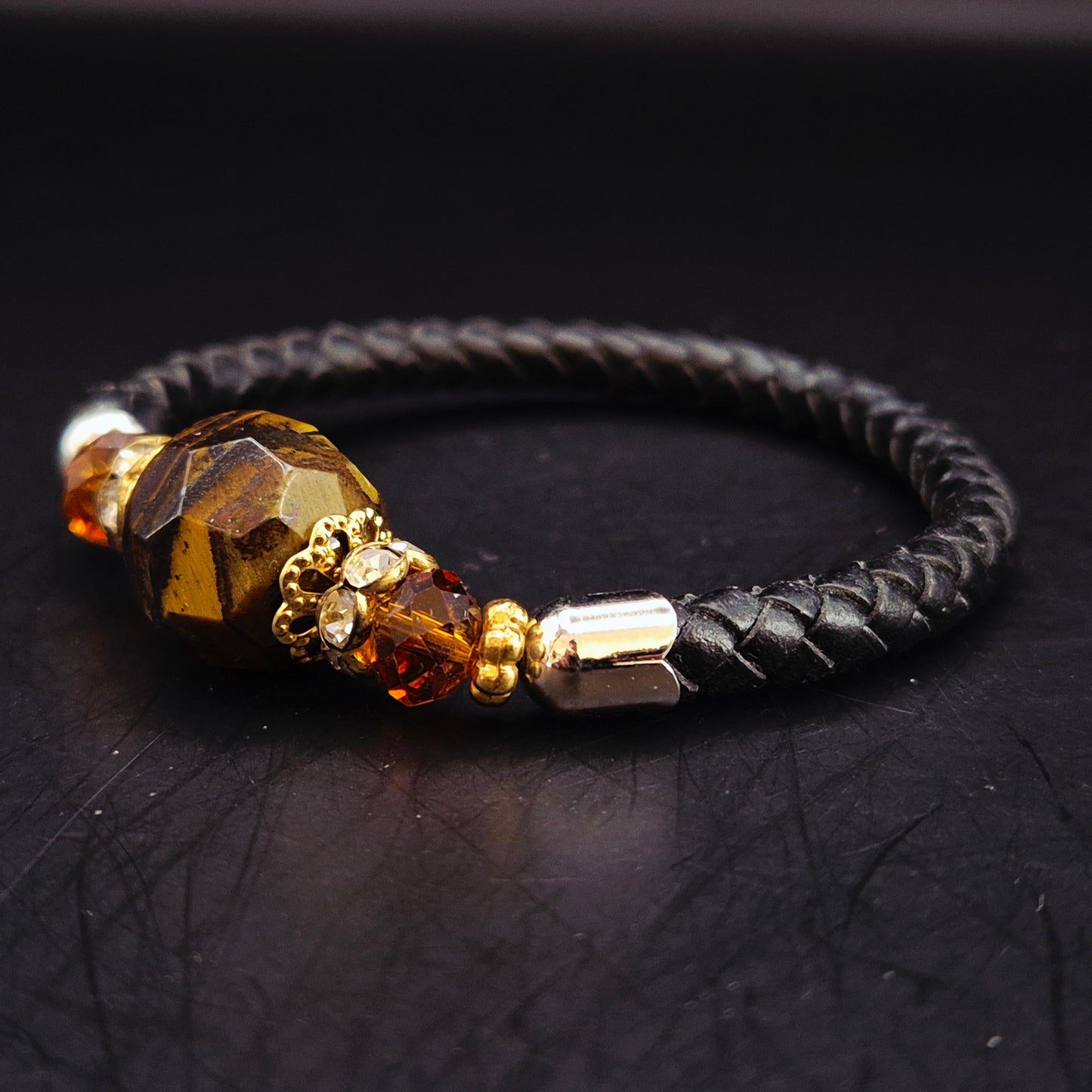Stilvolles Tigerauge Herren Armband – Geflochtenes Design in Schwarz